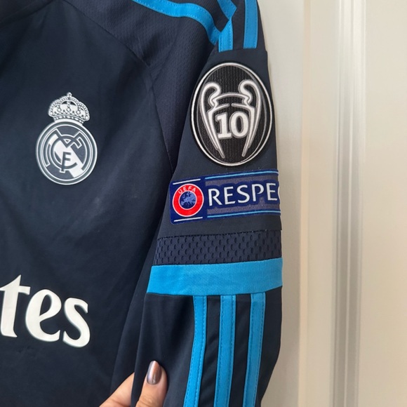 Adidas Blue Real Madrid Jersey with Club Crest - Picture 5 of 9